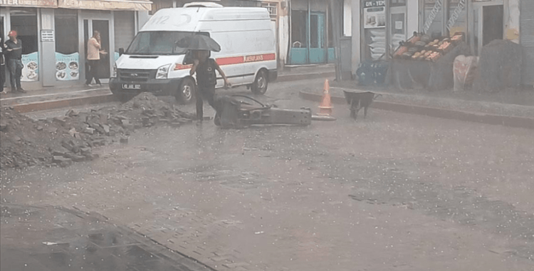 Sağlık Bakanlığı, sel bölgesinde 7 UMKE timi ve 22 ambulansın görevlendirildiğini bildirdi