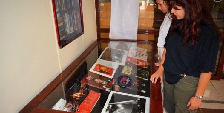 EÜ Merkez Kütüphanesinde “15 Temmuz Konulu Kitap Sergisi” açıldı
