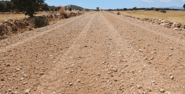 Kırsal mahallelerde yollar yenileniyor