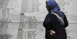 Srebrenitsa'da toprağa verilecek 14 soykırım kurbanı için mezar yerleri kazıldı