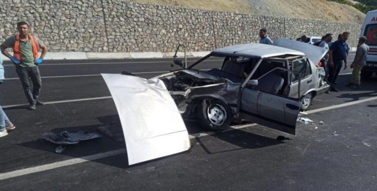 Malatya'da iki aracın karıştığı kazada 5 kişi yaralandı