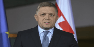 Slovakya'da silahlı saldırıya uğrayan Başbakan Fico görevine döndü