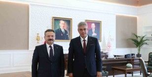 Vali Hüseyin Aksoy yeni atanan Sağlık Bakanı Prof. Dr. Kemal Memişoğlu’nu ziyaret etti
