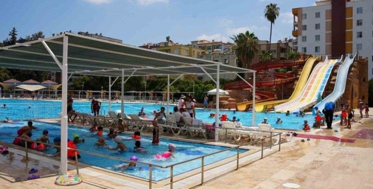 Tarsus’taki dezavantajlı bölgelerde havuz keyfi
