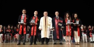 ERÜ Tıp Fakültesi 50. dönem mezunlarını verdi
