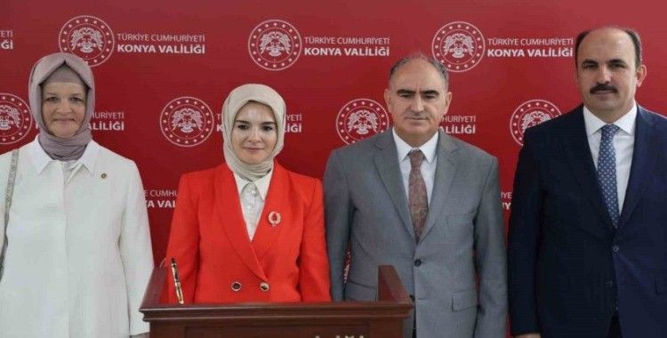 Bakan Mahinur Özdemir Göktaş: "Çalışmalarımızda en önemli amacımız toplumun tüm kesimlerine ulaşabilmek"
