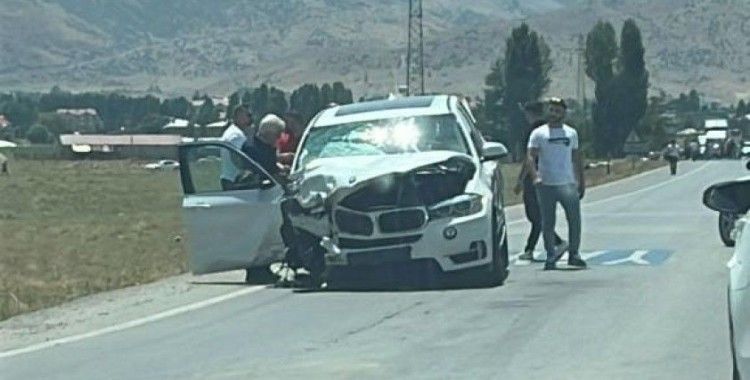Muş’ta 2 otomobil çarpıştı; 4 kişi yaralandı
