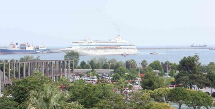Dev turist gemisi 845 yolcusuyla Samsun’da
