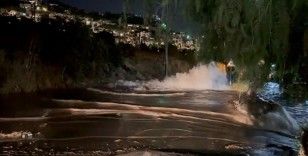 Bodrum'da içme suyu isale hattındaki patlama nedeniyle yol çöktü
