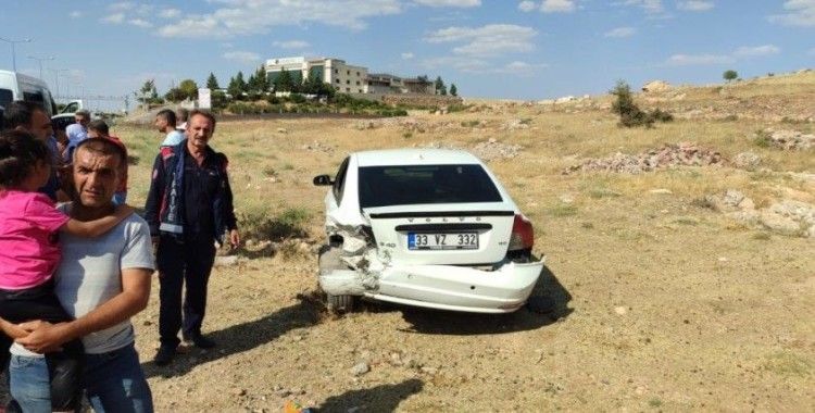 Mardin'de iki otomobil çarpıştı: 6 yaralı