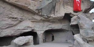 Ani Ören Yeri’nde ilk kaya mescidi gün yüzüne çıkarıldı
