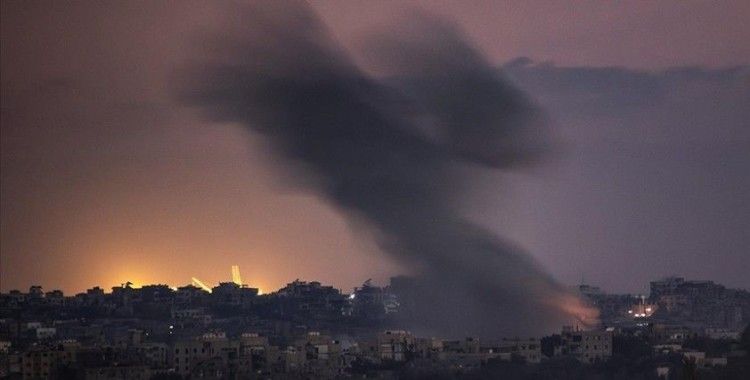İsrail'in Gazze'nin kuzeyindeki Şeyh Rıdvan Mahallesi'ne gece yaptığı saldırıda 4 Filistinli öldü