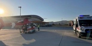 Doğum hastası kadın için helikopter ambulans havalandı
