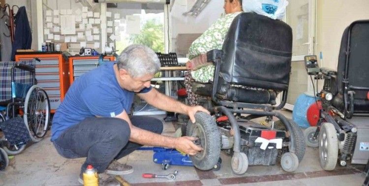 Diyarbakır’da engelli bireylerin kullandığı tekerlekli sandalyeler ücretsiz tamir ediliyor
