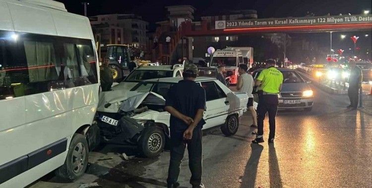 Manisa’da 4 araçlı zincirleme trafik kazası: 9 yaralı
