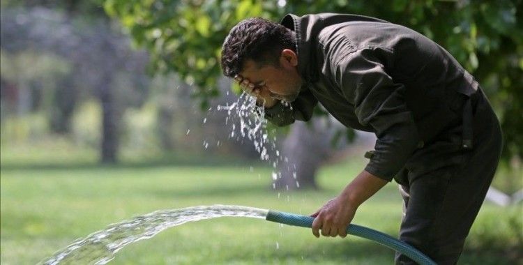 İran'da aşırı sıcaklar nedeniyle tüm kamu kurumları yarın da tatil edildi