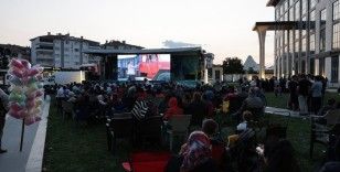 Kütahya Belediyesinden açık hava sineması etkinliği
