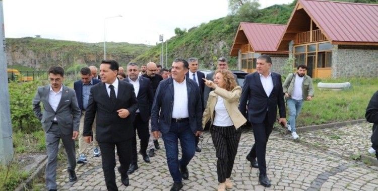 Esenyurt Belediye Başkanı Özer, Ardahan Belediyesini ziyaret etti

