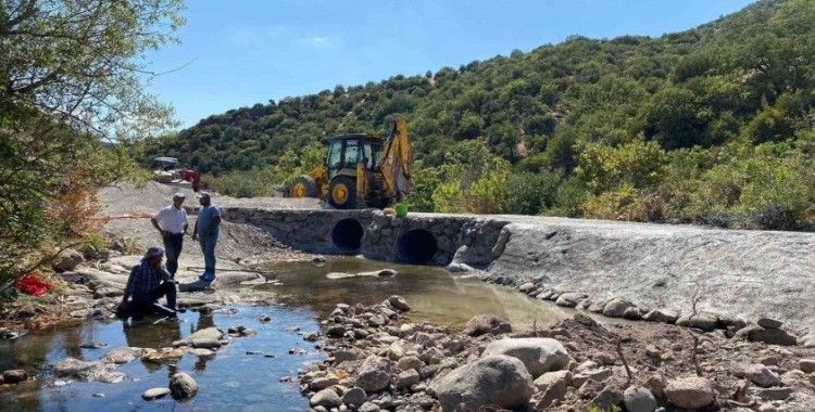 Yunusemre’de arazi yollarında ulaşım kolaylaşıyor
