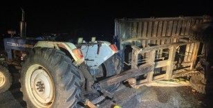 Hafif ticari araç traktöre çarptı: 6 yaralı