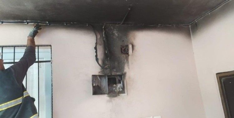 Dörtyol’da evin elektrik panosu yandı
