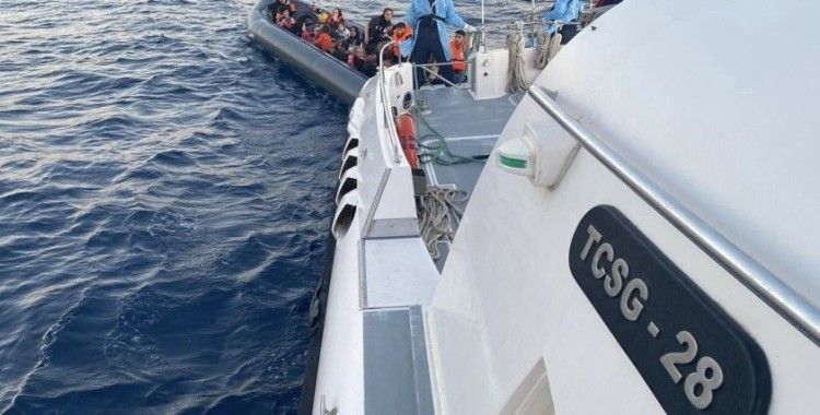 Ayvacık açıklarında 49 kaçak göçmen yakalandı
