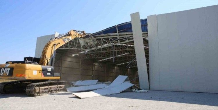 Nilüfer’de 3 bin metrekarelik kaçak yapı yıkıldı
