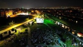 Kartepe’de açık havada sinema keyfi
