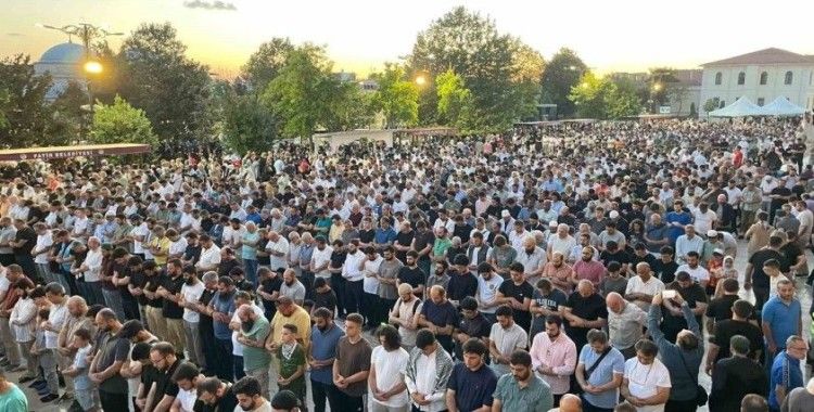 Haniye’ye düzenlenen suikast yürüyüşle protesto edildi
