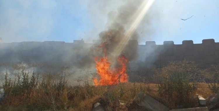 Edirne'de kaynak makinesinden çıkan kıvılcım 2 dekar buğdayı yaktı