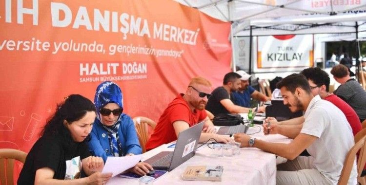 Büyükşehir, “üniversite yolunda gençlerin yanında”
