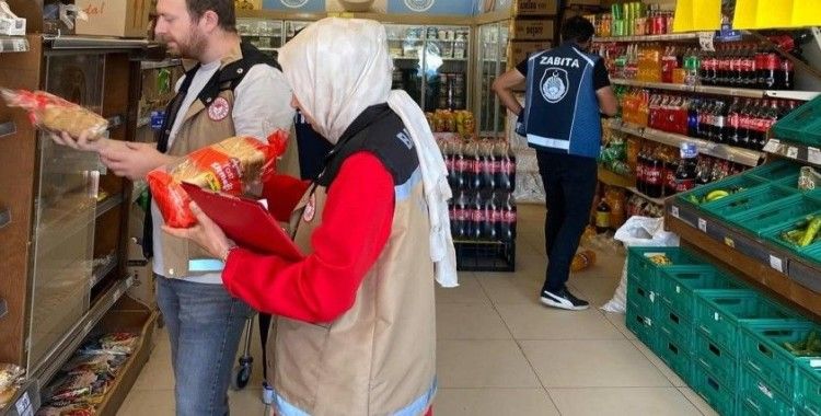 Demirözü’nde marketlerde gıda denetimleri yapıldı
