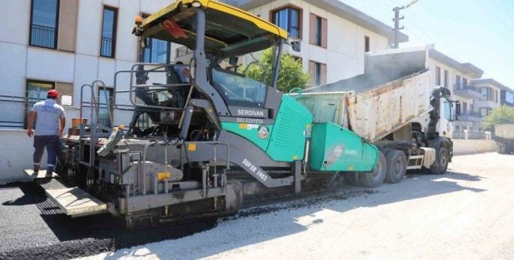 Serdivan’da asfalt çalışmaları sürüyor
