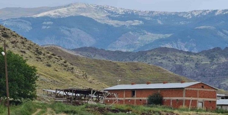 Oltu’da Kırdağı beyaza büründü
