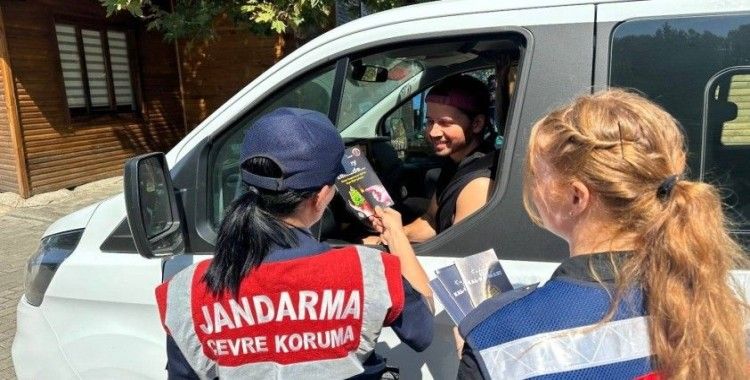 Jandarma ekipleri vatandaşları bilgilendirdi
