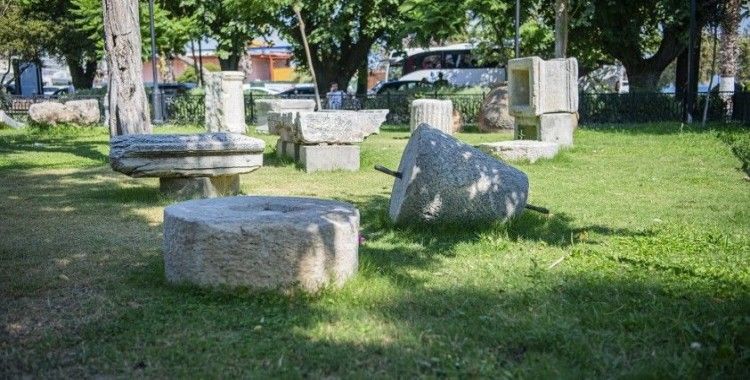 Kuşadası’nda vandalların son hedefi arkeolojik eserler oldu
