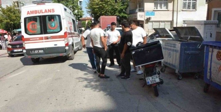 Bilecik’te seyir halinde devrilen motorlu bisiklet sürücüsü yaralandı
