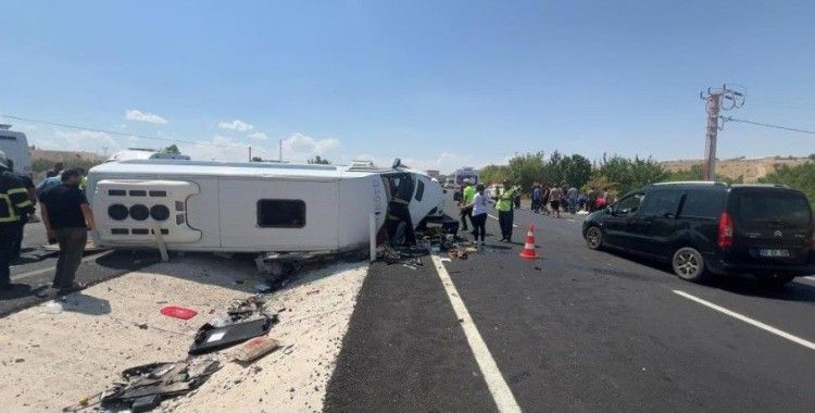 Nevşehir'de feci kaza; 2'si ağır, 13 yaralı