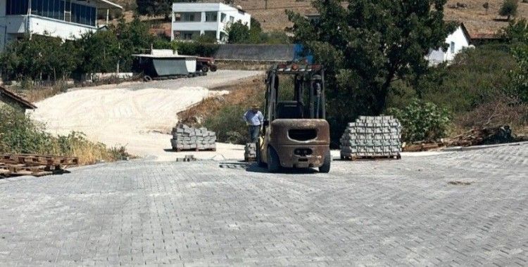 Yunusemre Belediyesinden Bağyolu Mahallesine parke taşı hizmeti
