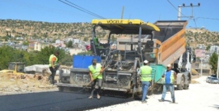 Dicle ilçesinde yollar asfaltlandı