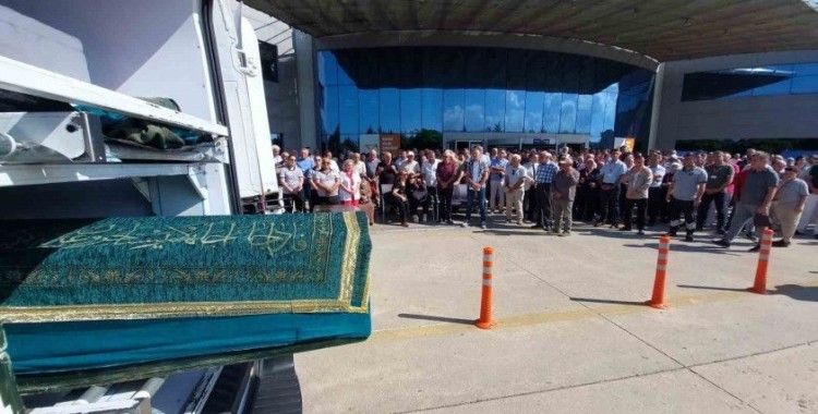 Samsun’da ölen doktor için hastane önünde tören
