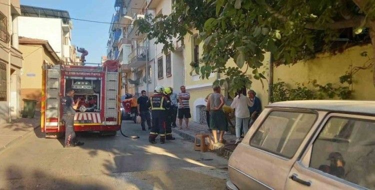 Yanık kokusu alan kurye, evi yanmaktan kurtardı
