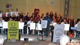 Ayvalık - Küçükköy Halk Müziği’nin konserine ilgi yoğun oldu
