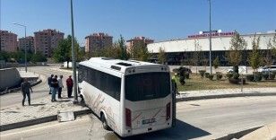 Burdur'da otobüs terminaline düşen midibüsteki 15 kişi yaralandı