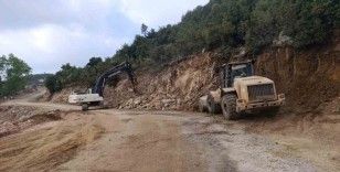 Büyükşehir, Andırın’da mahalle ve grup yollarının ulaşımını iyileştiriyor
