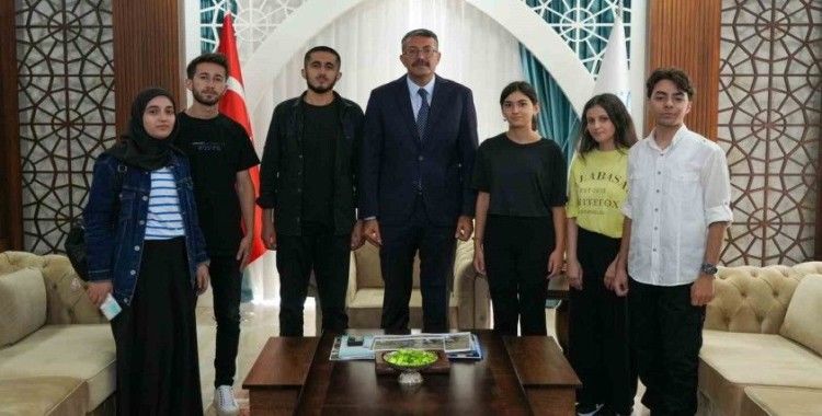 Vali Çelik: “Hakkari’de 836 öğrenci üniversite hayalini gerçekleştirdi”
