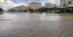 Eskişehir'de kuvvetli sağanak ve dolu etkili oldu