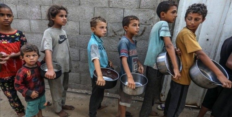 UNRWA: Gazze'de travma yaşayan 600 bin çocuk eğitim hakkından mahrum