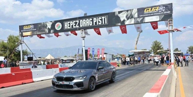 Antalya’da Oto Drag yarışları nefesleri kesti
