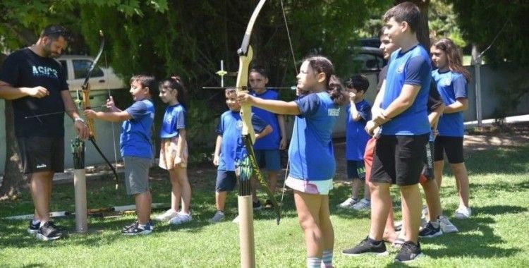 Yunusemre Belediyespor kış okçuluk kursu açtı
